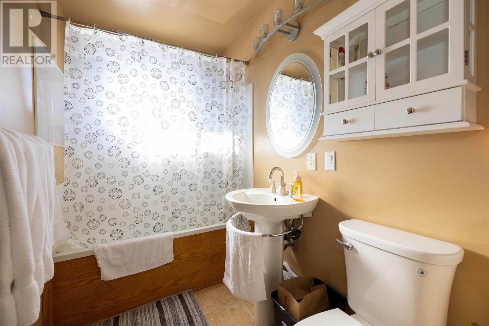 330 EDWARD ST Image 19