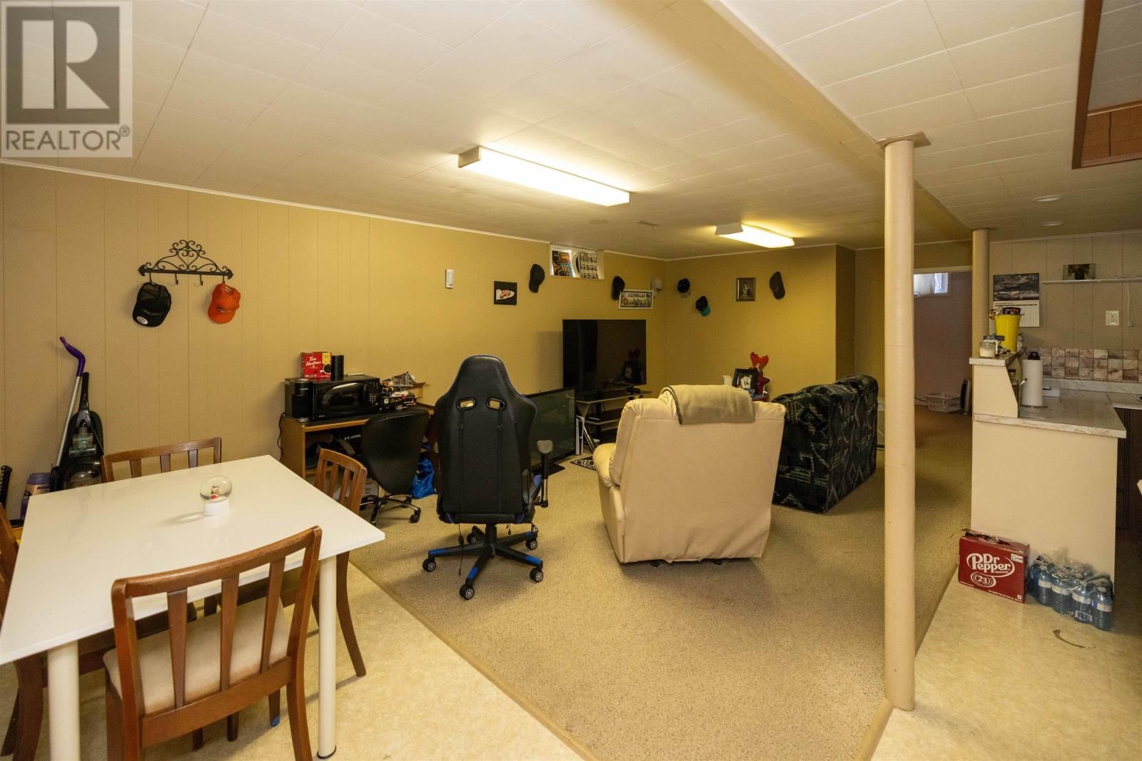 330 EDWARD ST Image 20