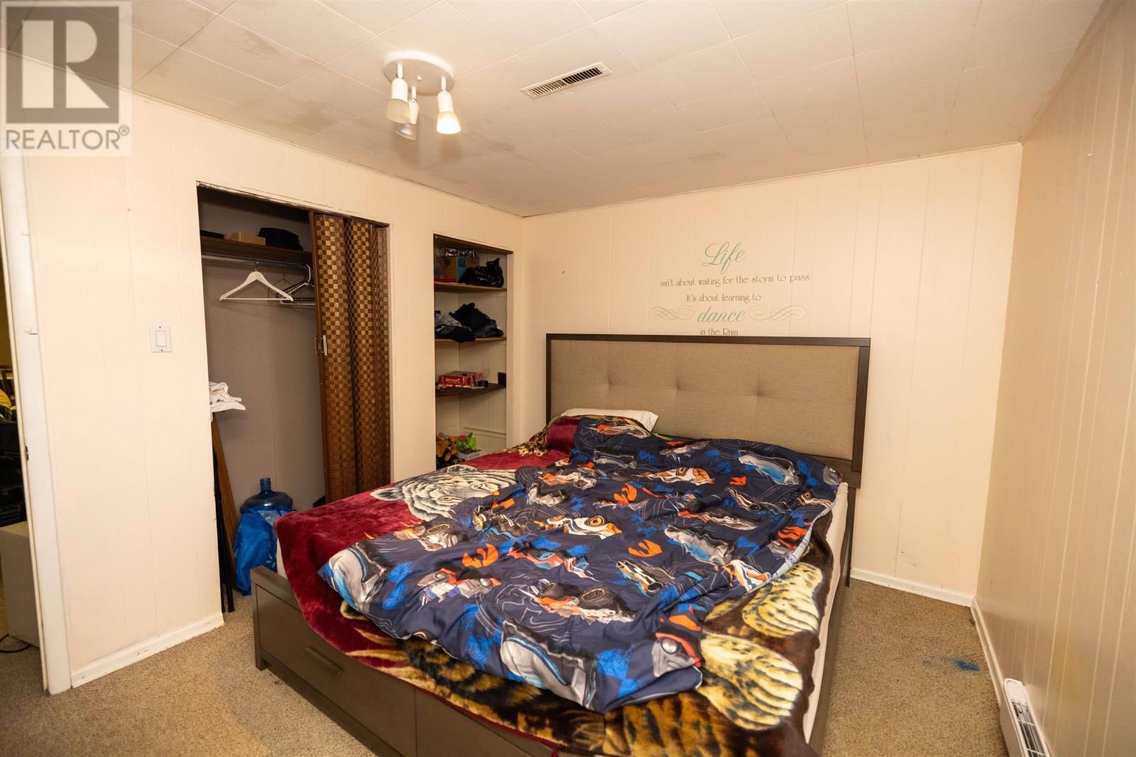 330 EDWARD ST Image 23