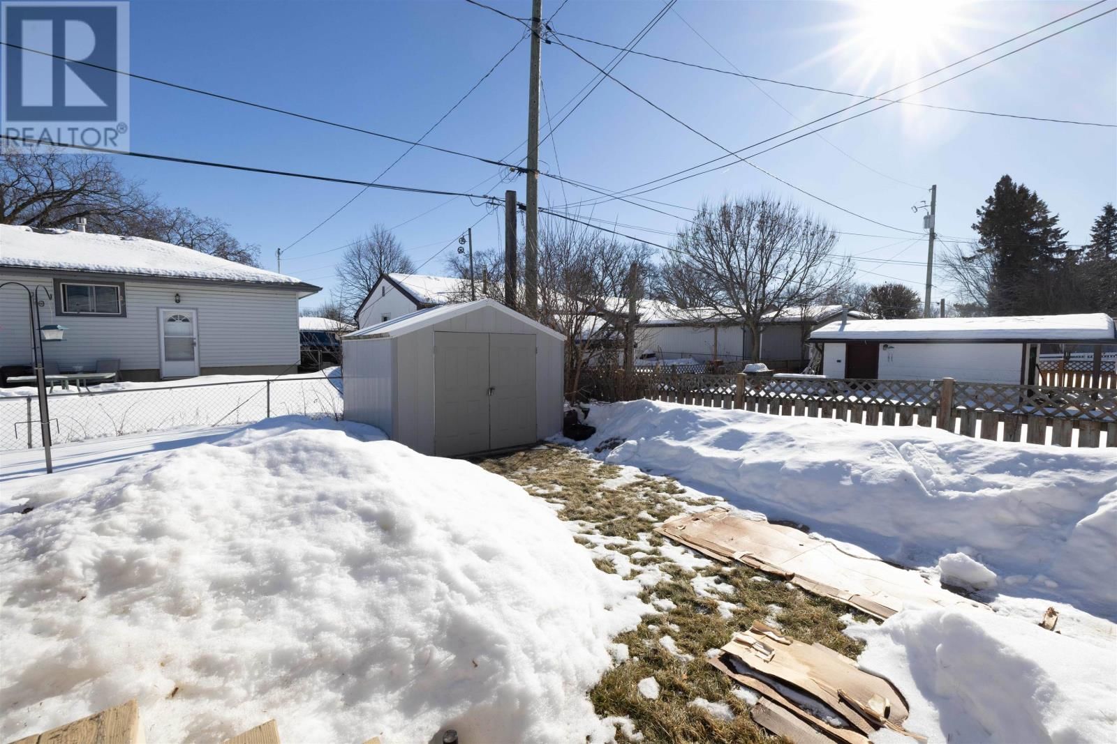 330 EDWARD ST Image 27