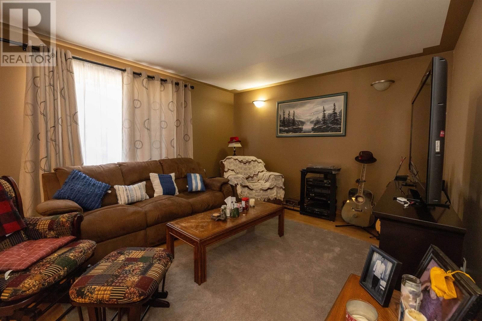 330 EDWARD ST Image 6