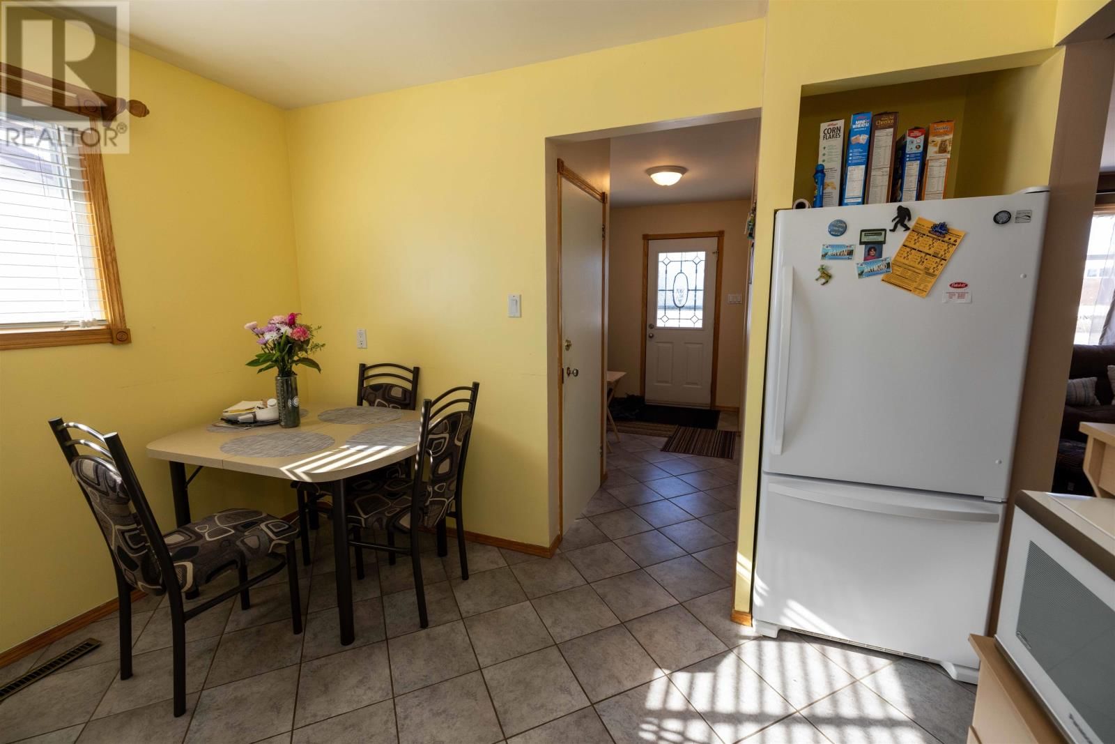 330 EDWARD ST Image 9