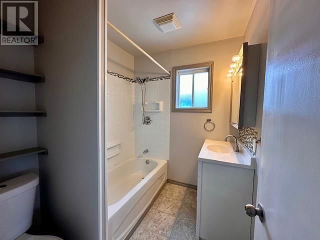 704 FREDERICA ST Image 6