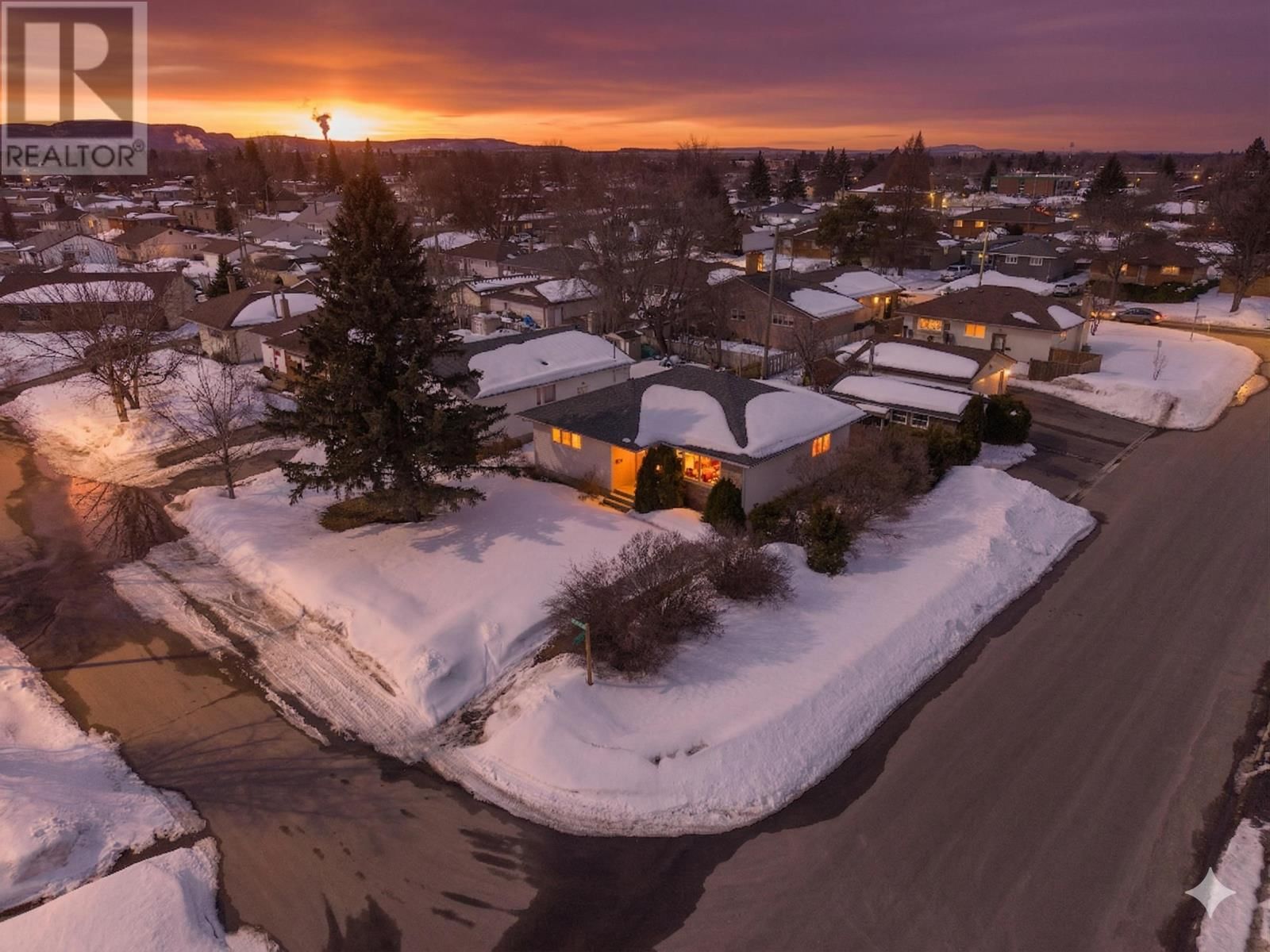 231 BRIAR BAY Image 1