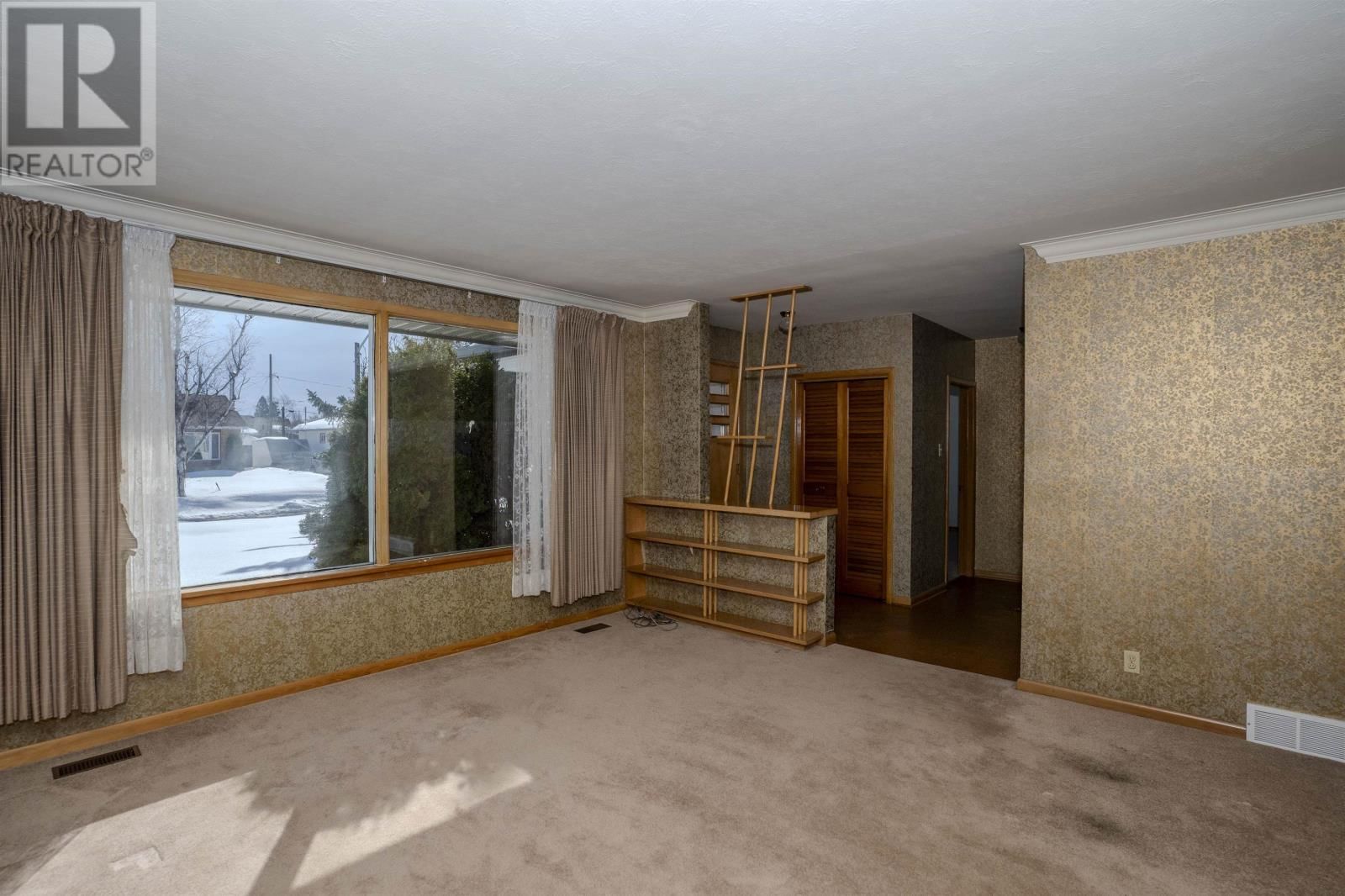 231 BRIAR BAY Image 11