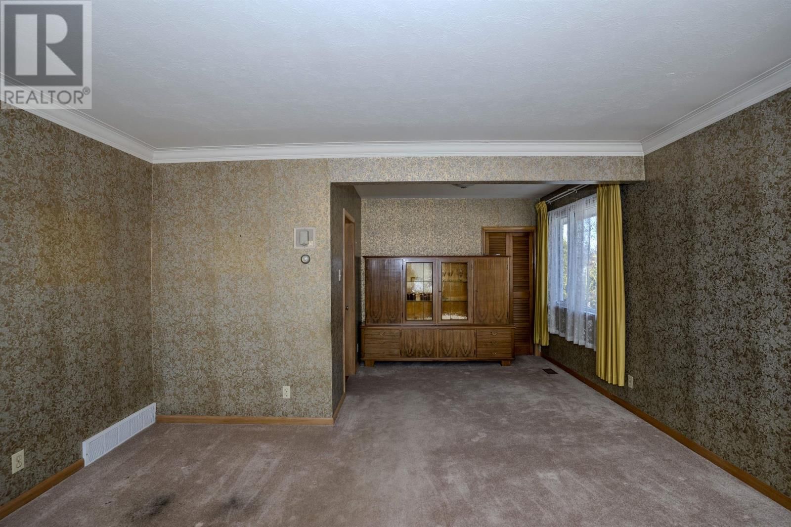 231 BRIAR BAY Image 12