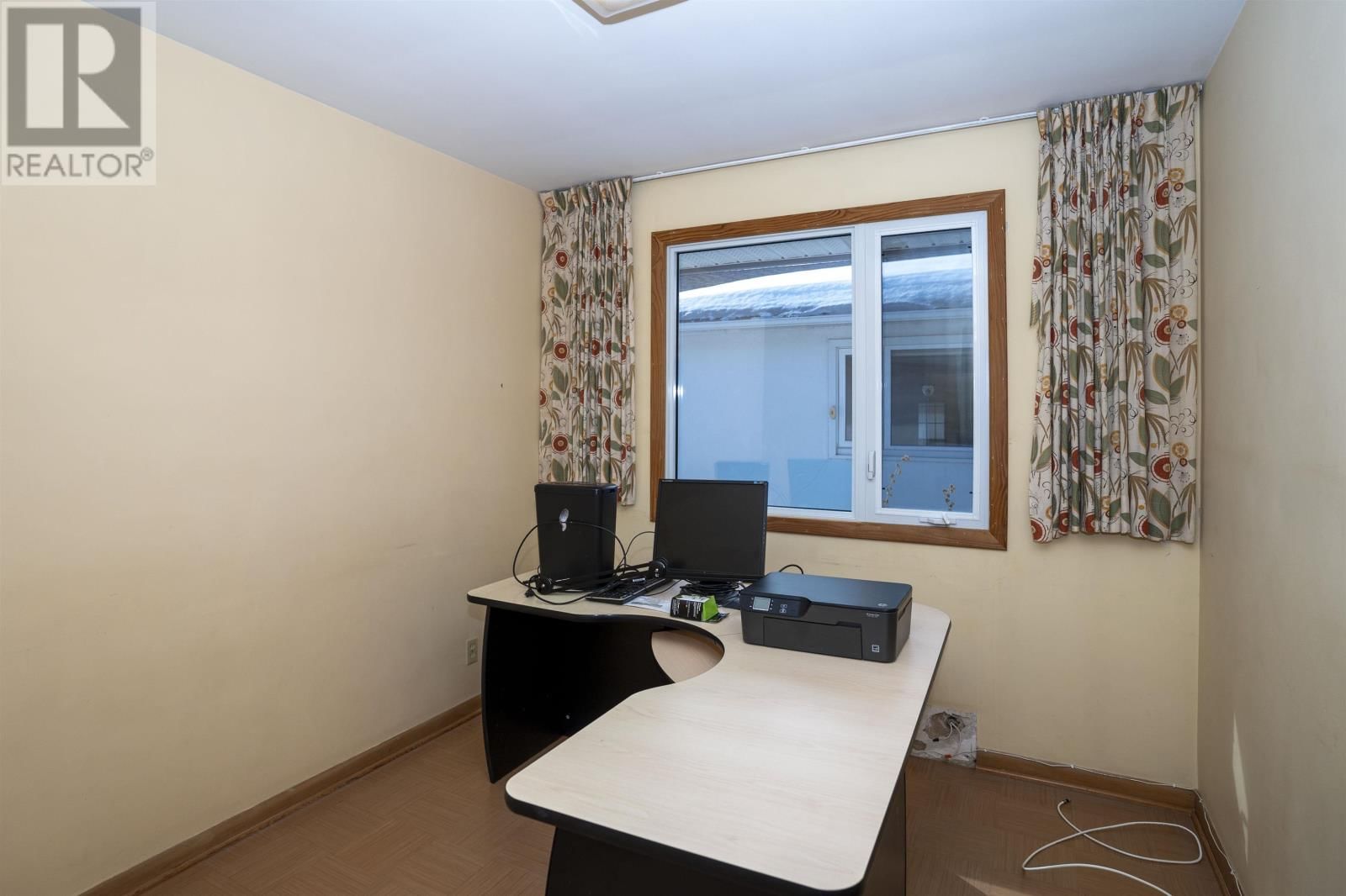 231 BRIAR BAY Image 17