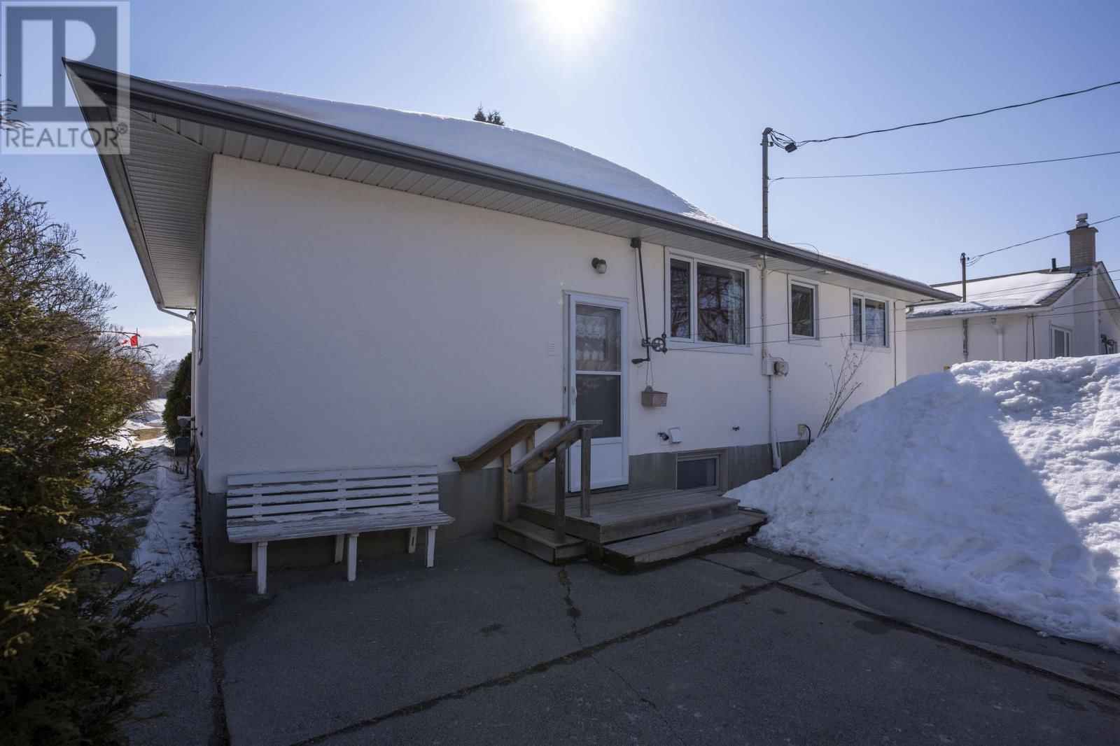 231 BRIAR BAY Image 30