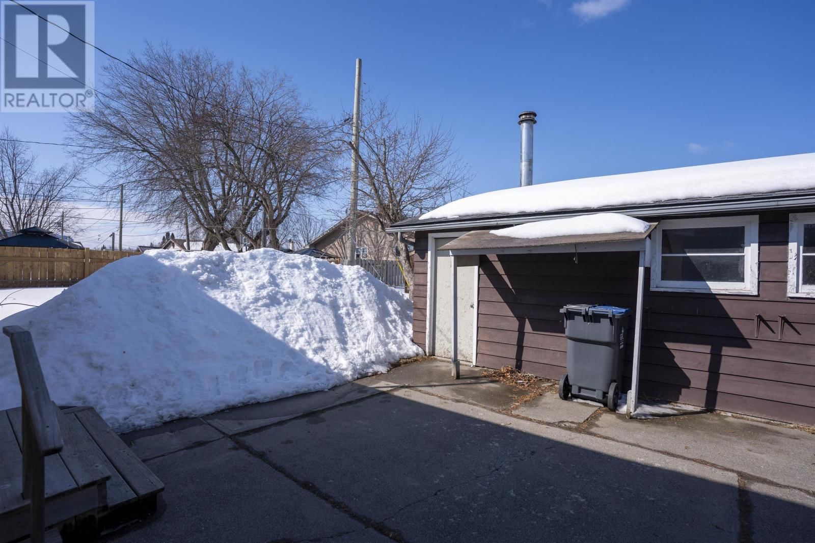 231 BRIAR BAY Image 32