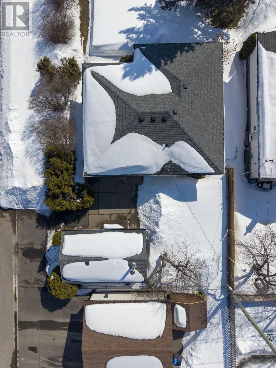 231 BRIAR BAY Image 36