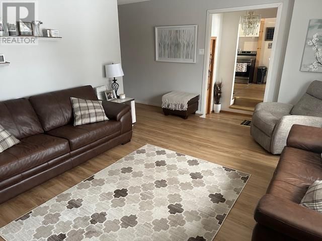 432 GEMSTONE ST Image 2