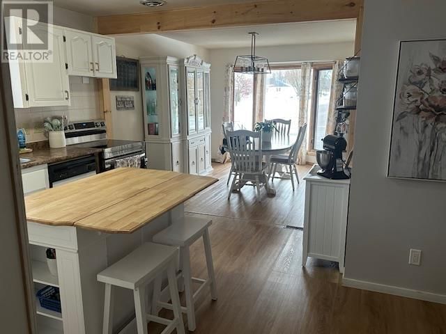 432 GEMSTONE ST Image 6