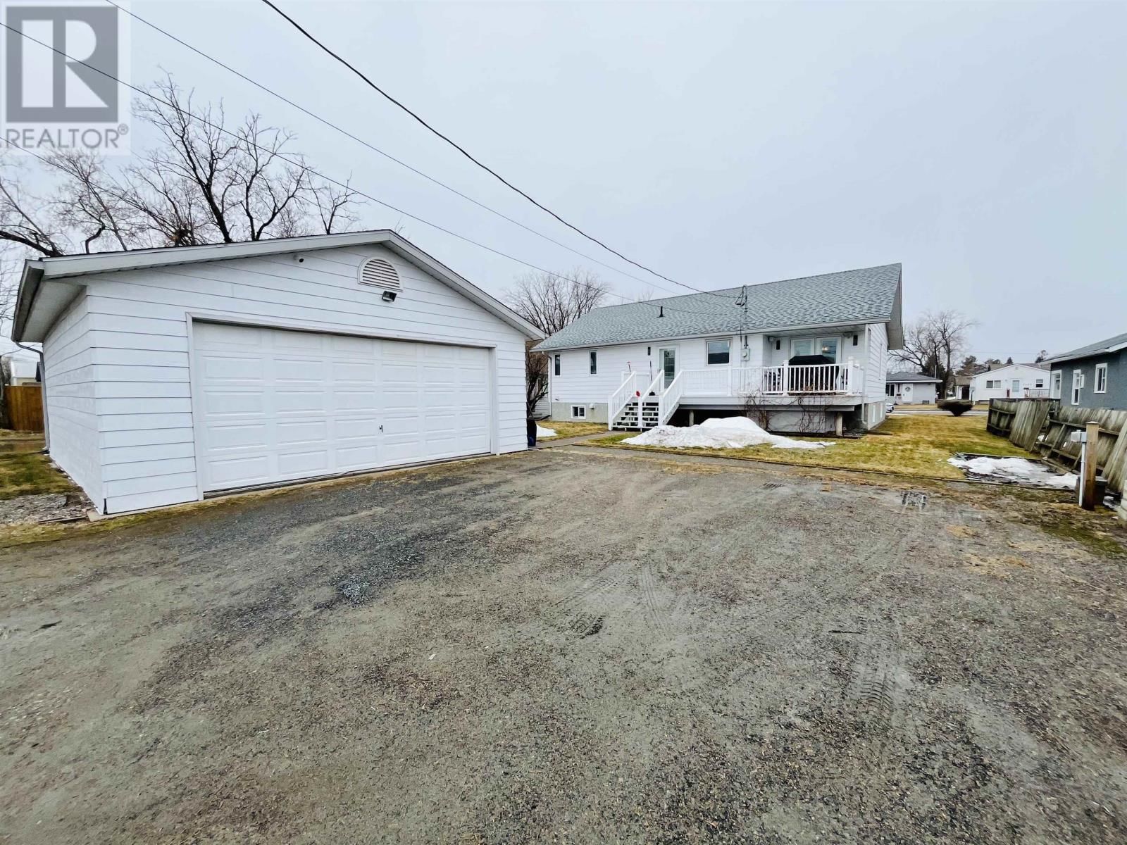 1125 SECOND ST. Image 3