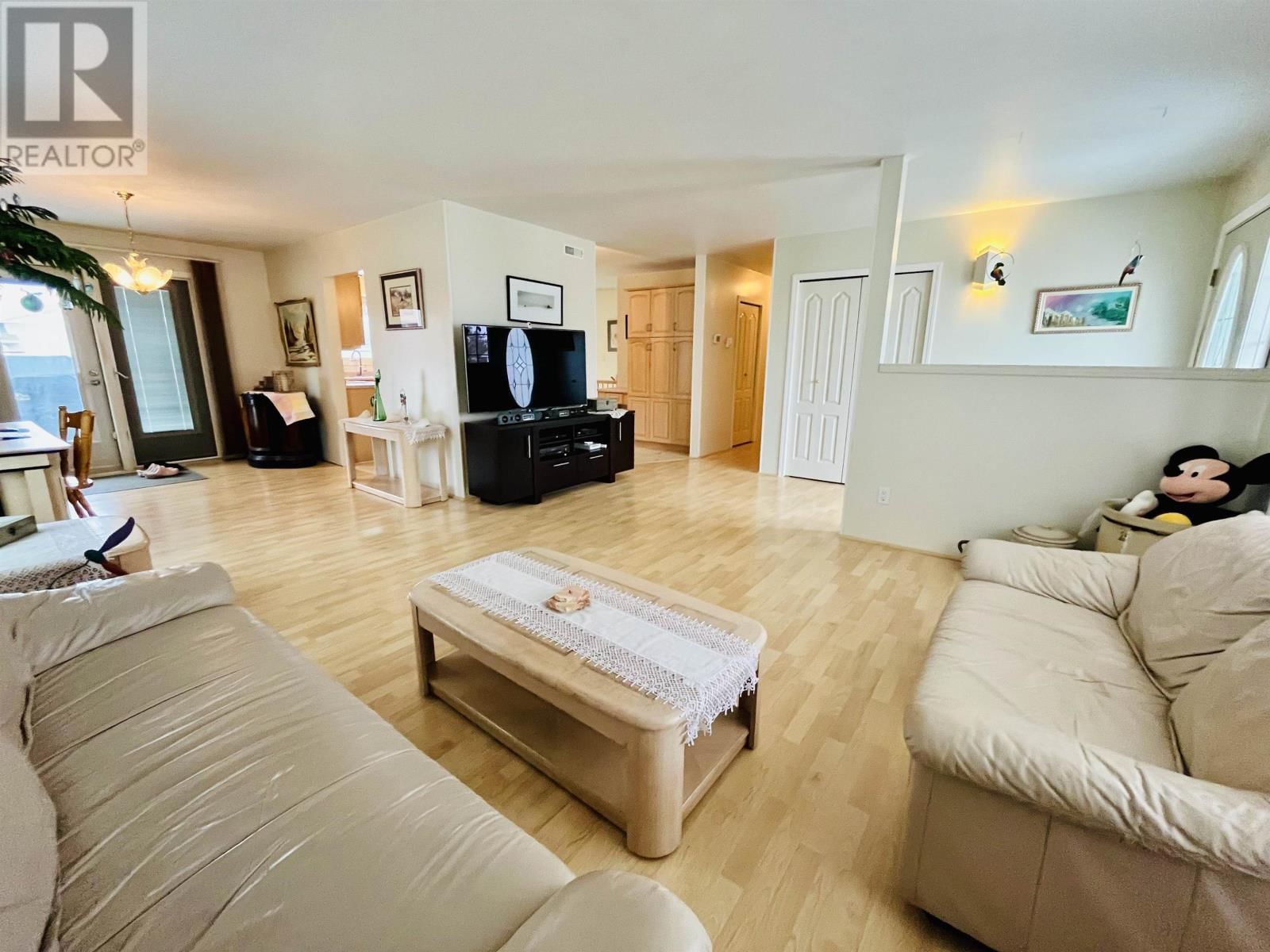 1125 SECOND ST. Image 9