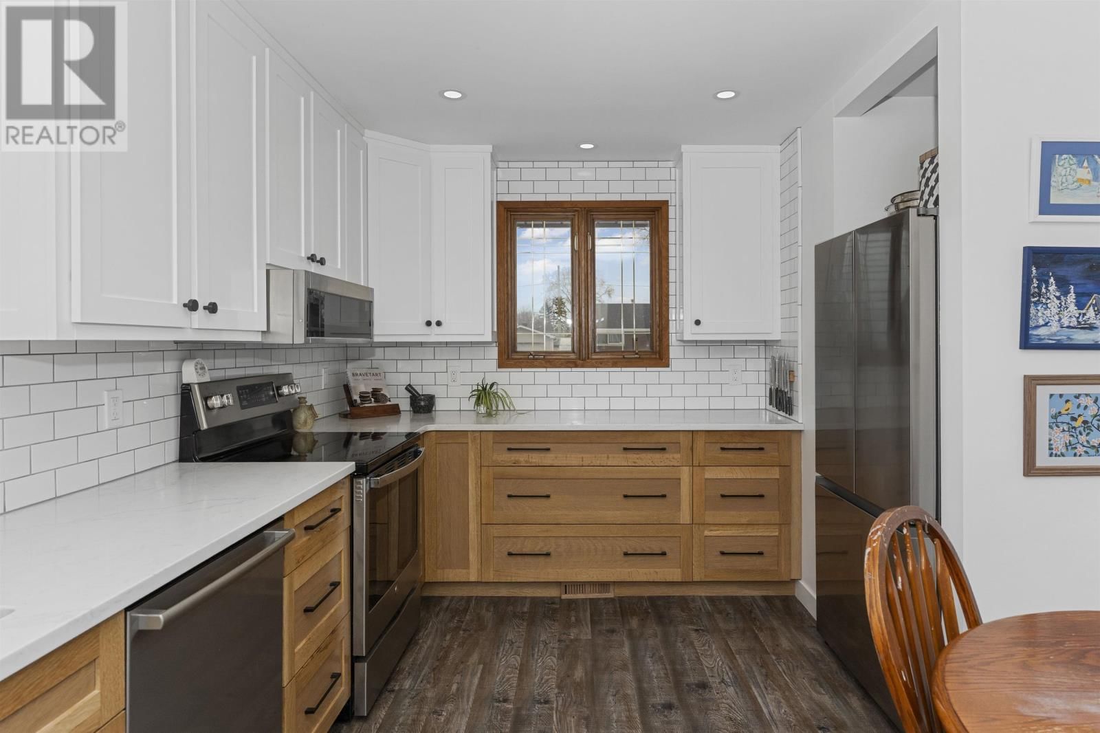 305 SILLESDALE CRES Image 10