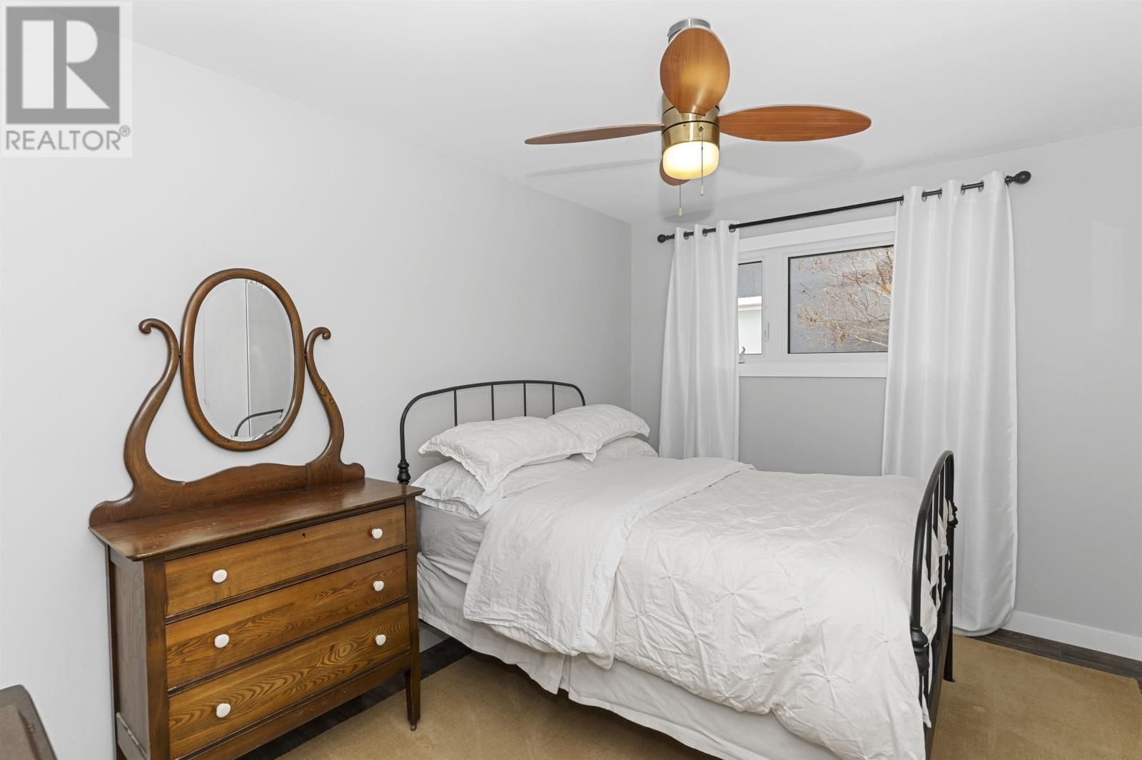 305 SILLESDALE CRES Image 16