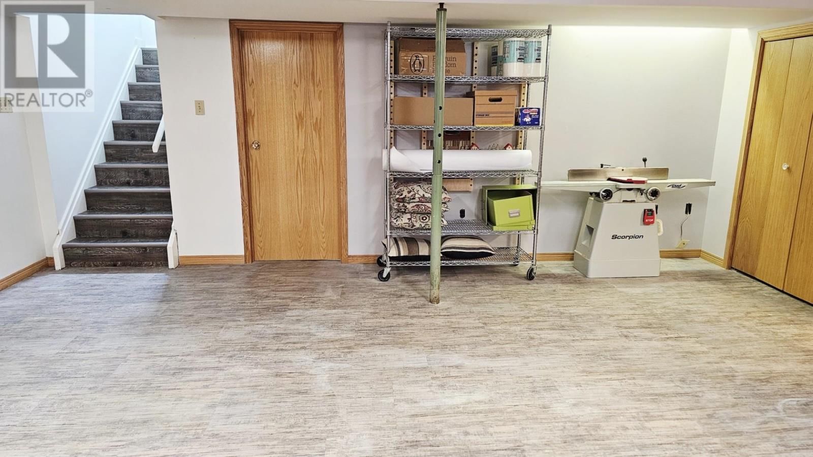 305 SILLESDALE CRES Image 23