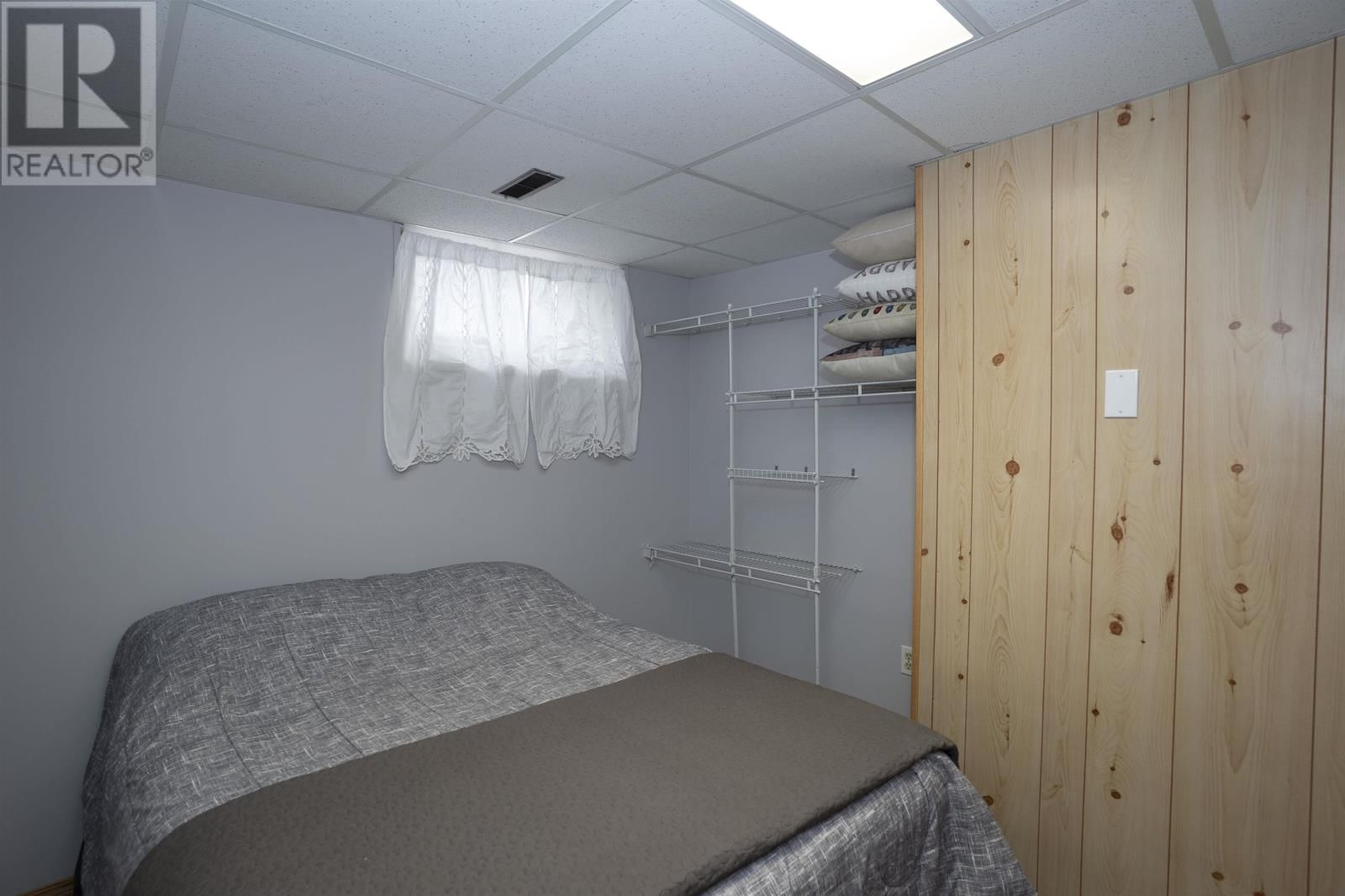 305 SILLESDALE CRES Image 24