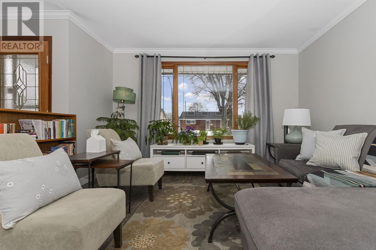 305 SILLESDALE CRES Image 3