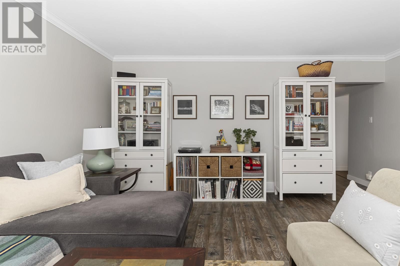 305 SILLESDALE CRES Image 7