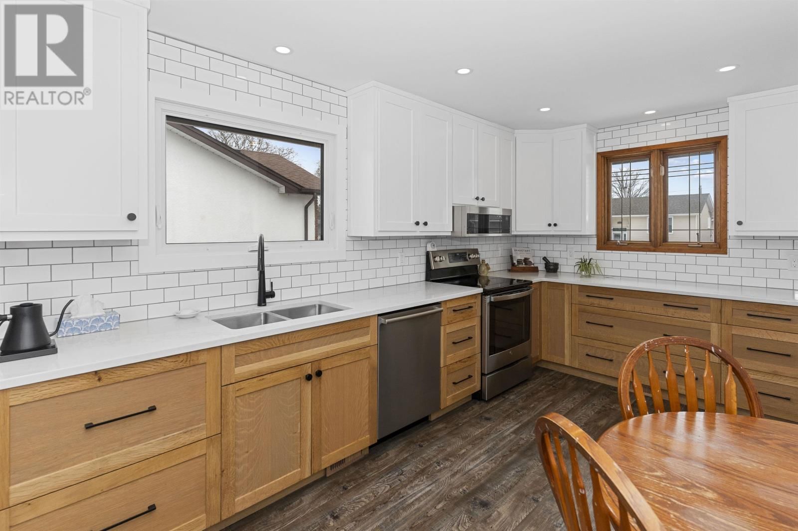 305 SILLESDALE CRES Image 9