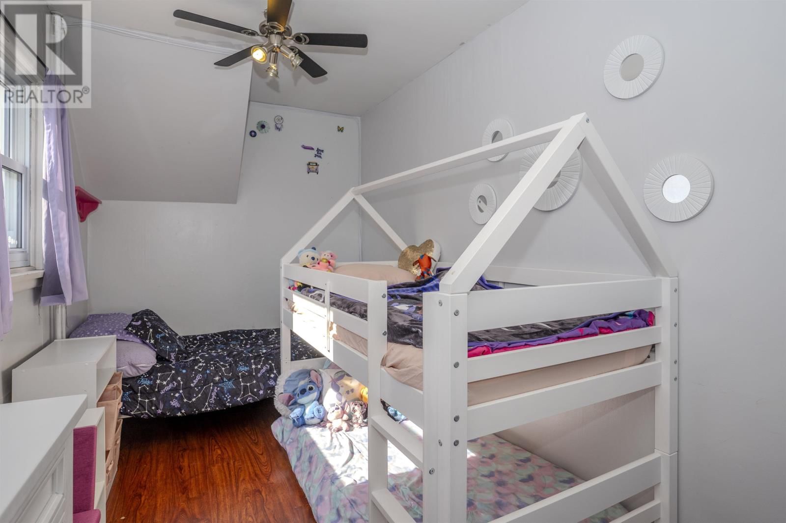 138 ROWAND ST Image 13