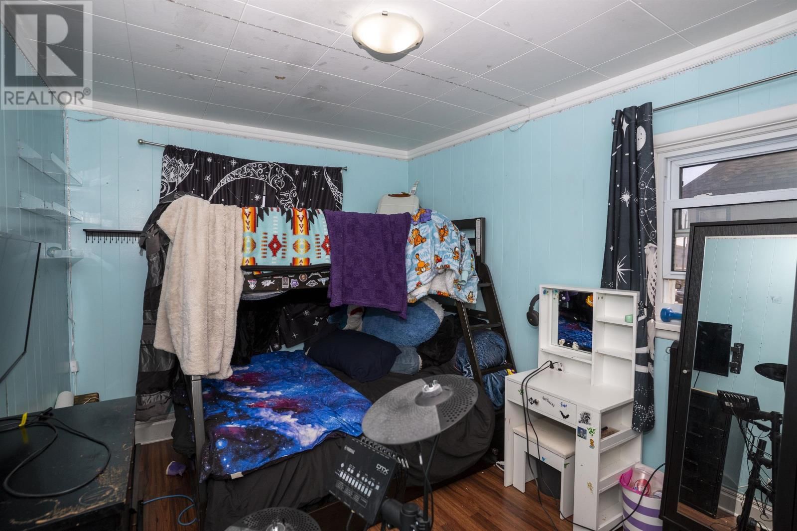 138 ROWAND ST Image 18