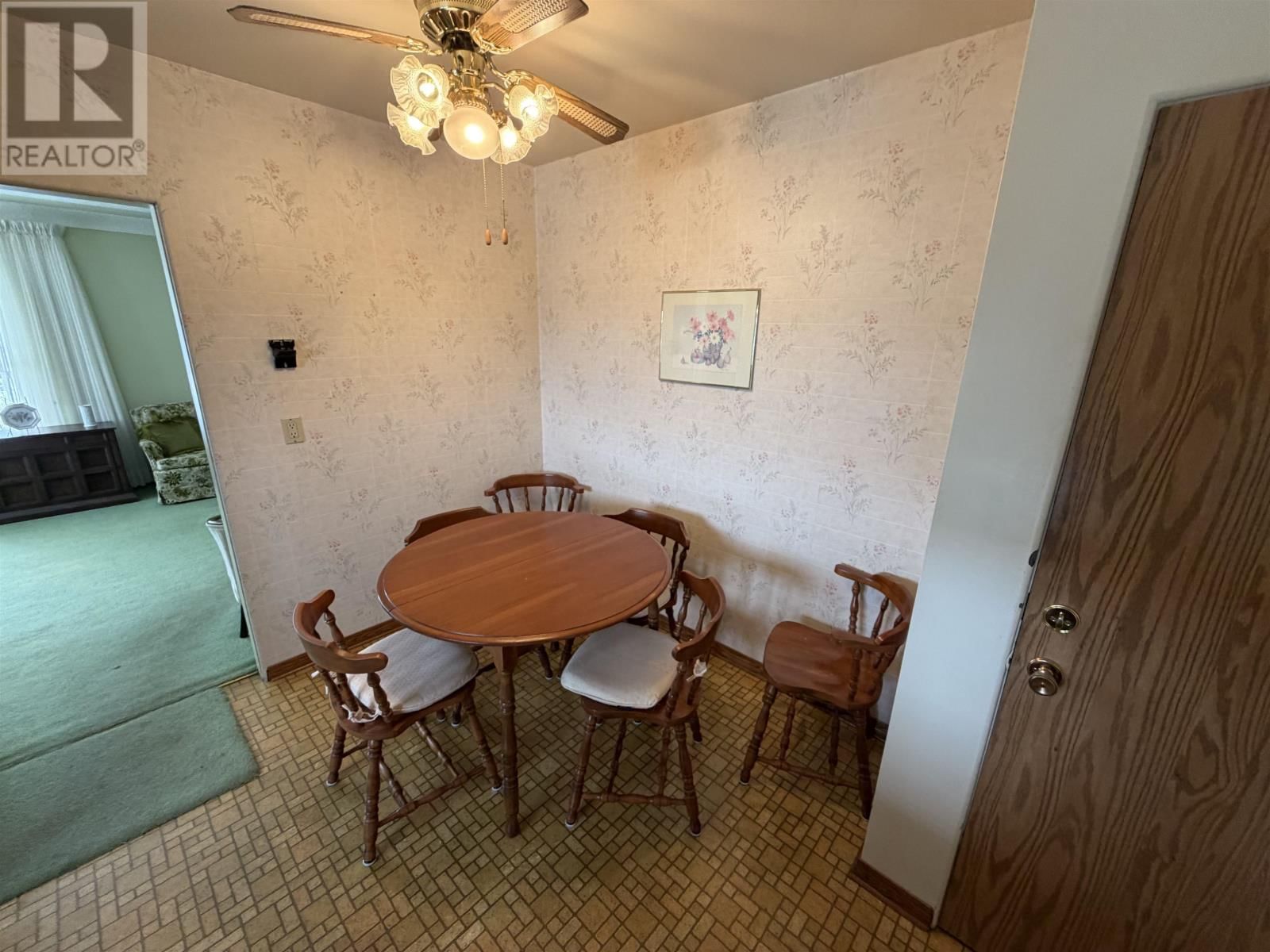 267 WINDSOR ST Image 15