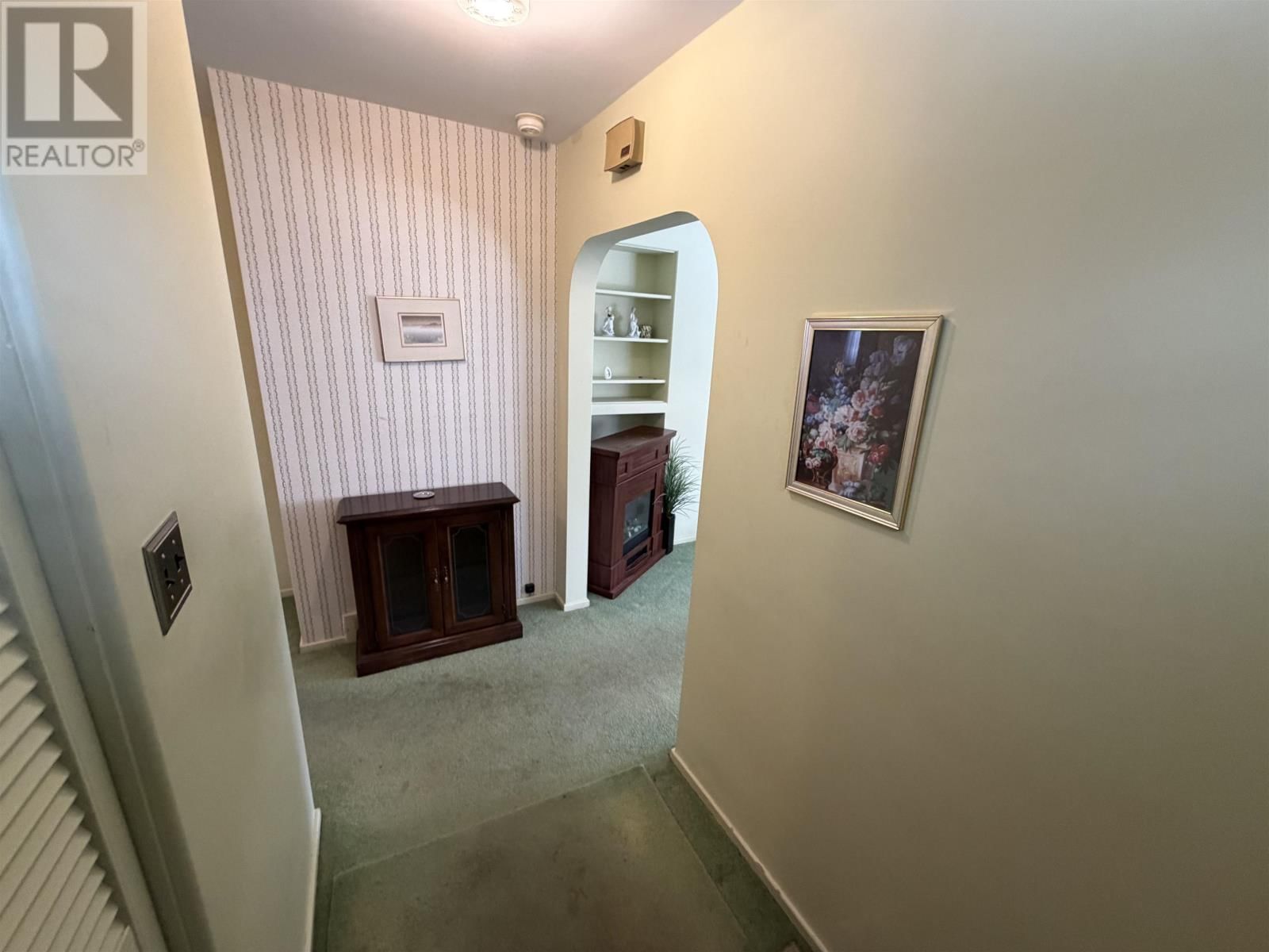 267 WINDSOR ST Image 16