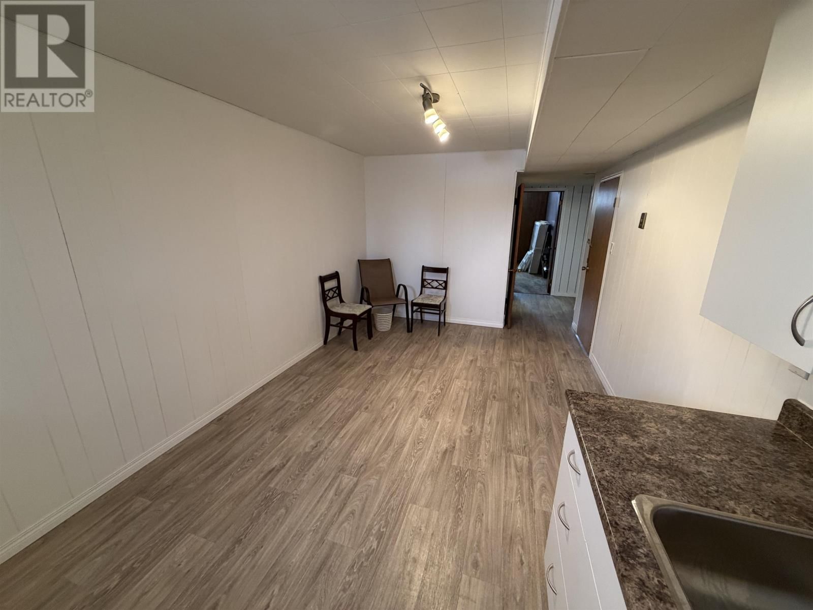 267 WINDSOR ST Image 30