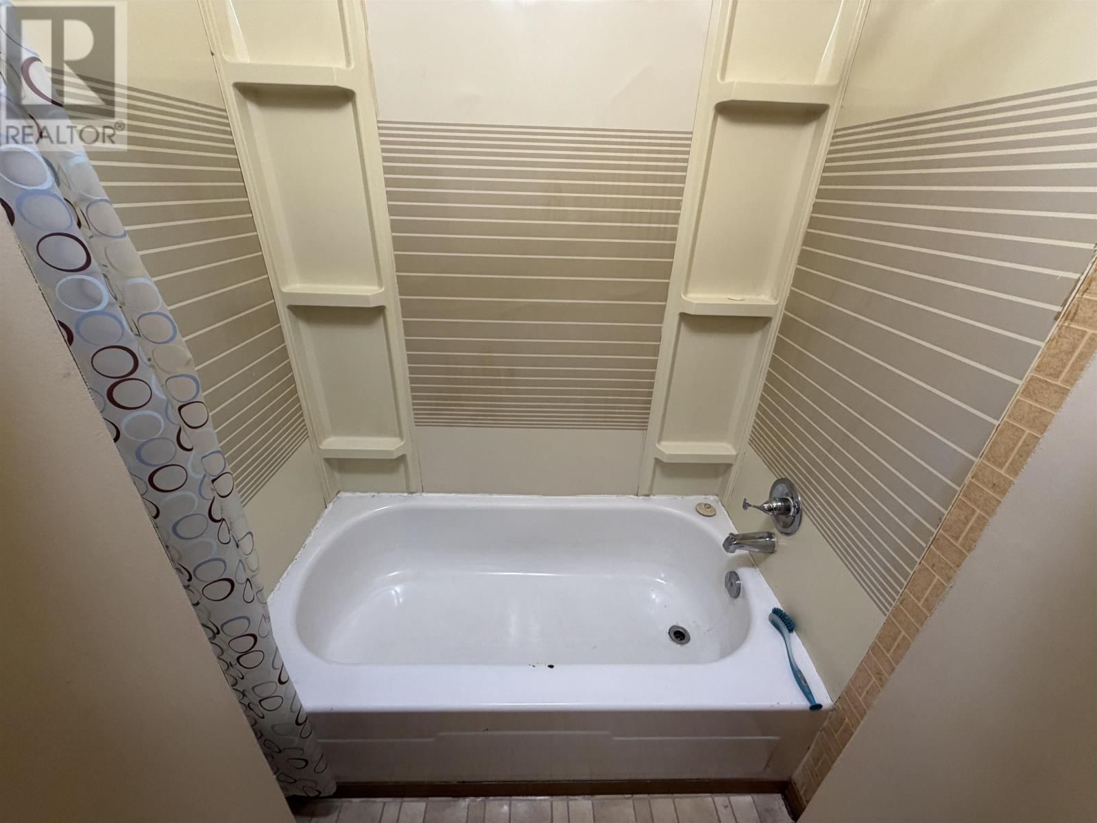 267 WINDSOR ST Image 34