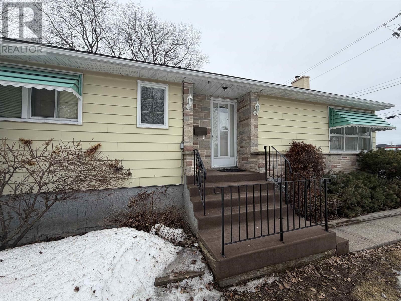 267 WINDSOR ST Image 4