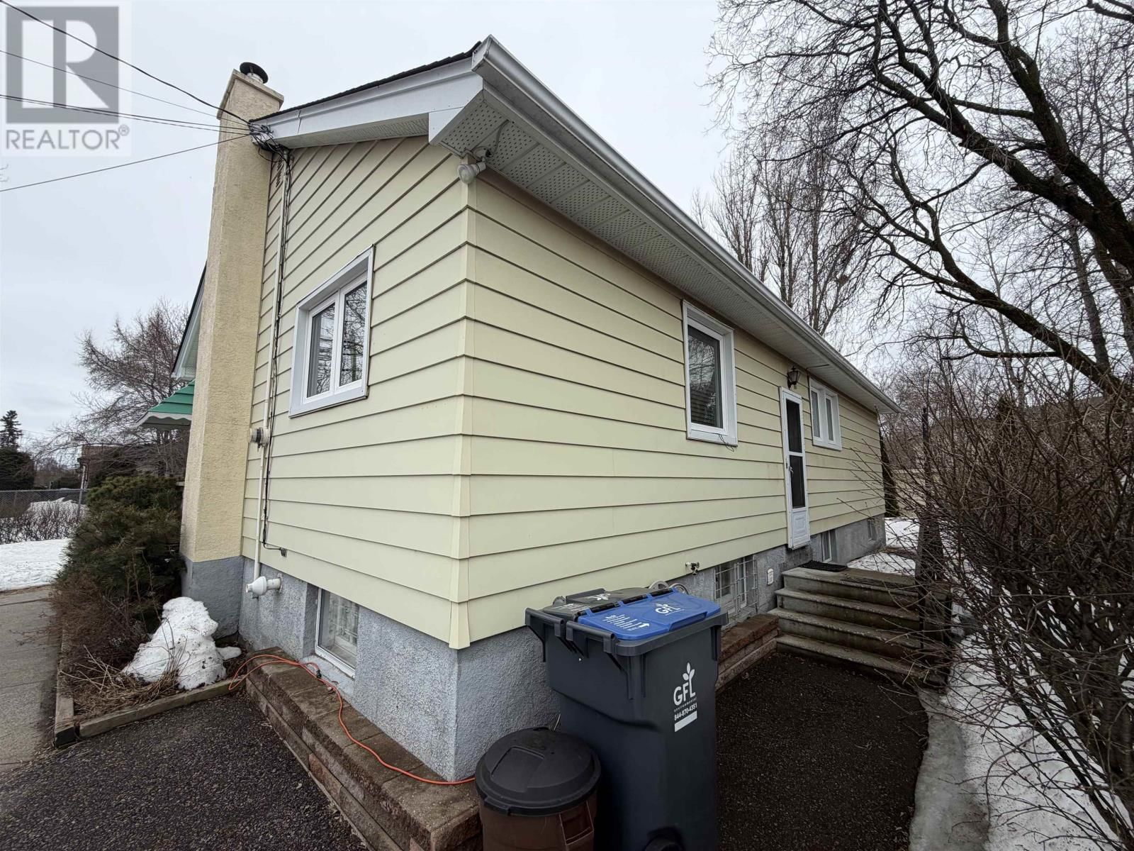 267 WINDSOR ST Image 5