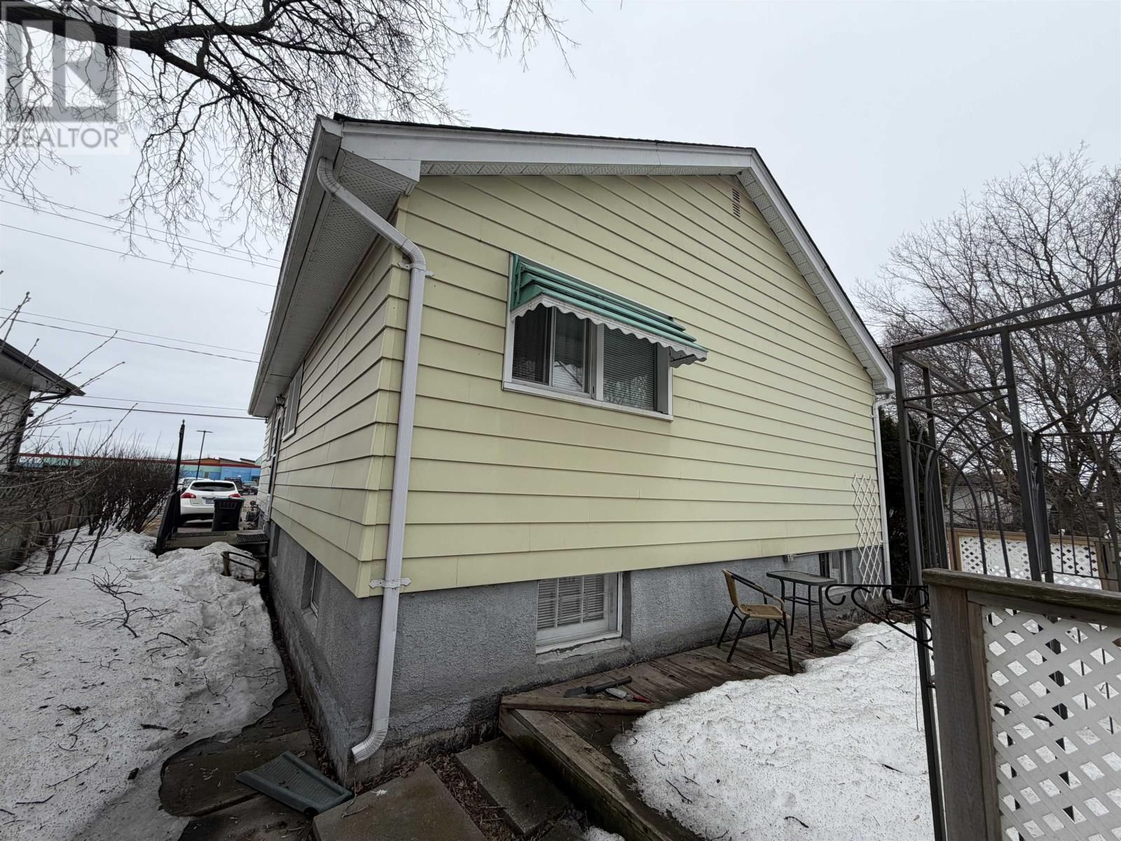 267 WINDSOR ST Image 6