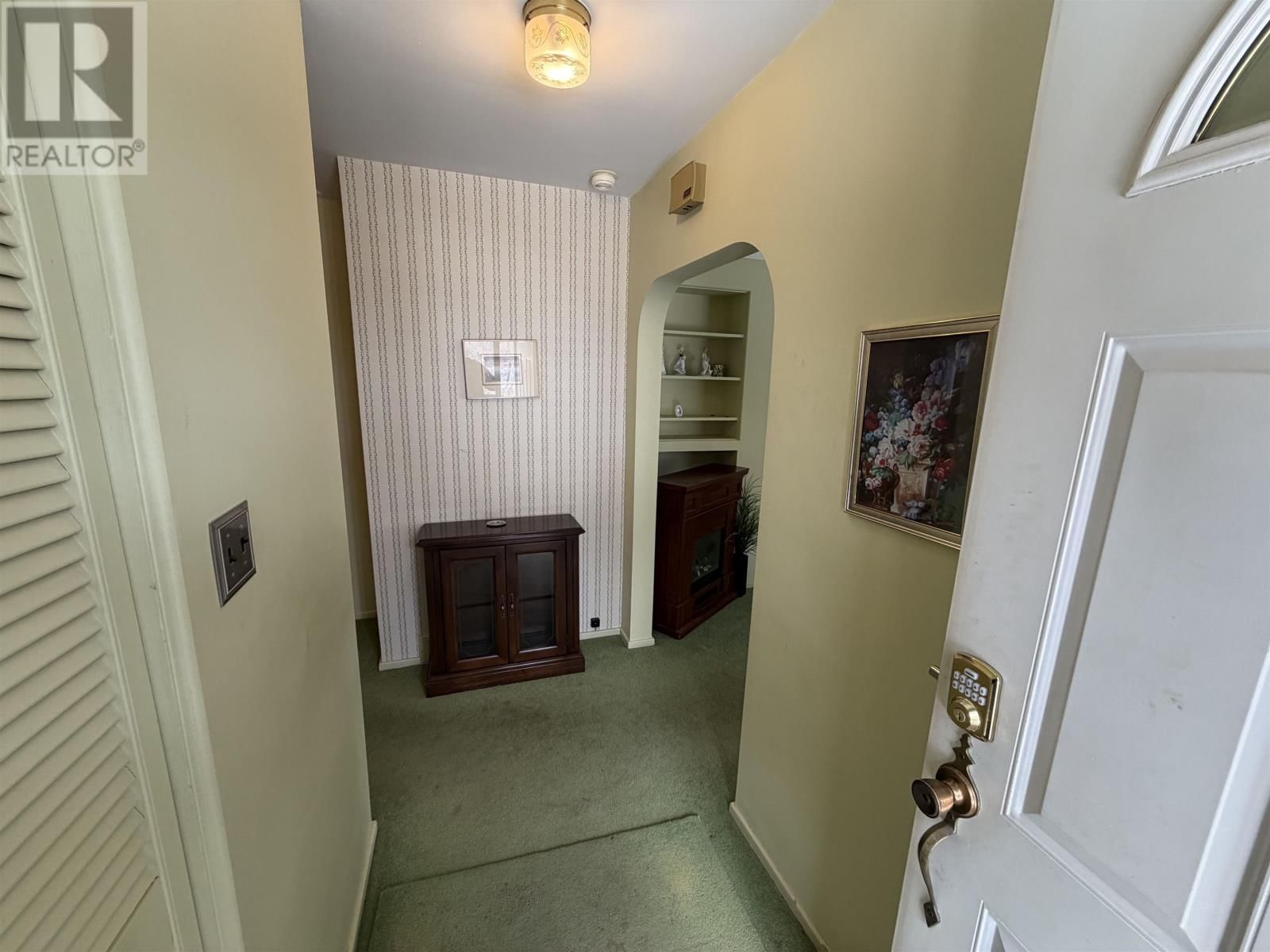 267 WINDSOR ST Image 7