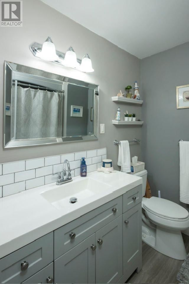 412 RAINBOW STREET Image 17