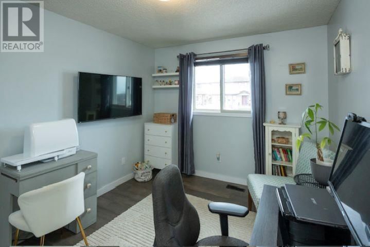 412 RAINBOW STREET Image 19