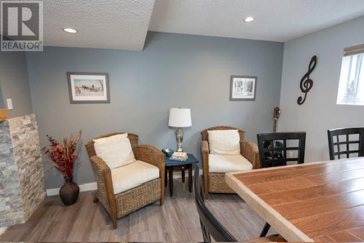 412 RAINBOW STREET Image 24