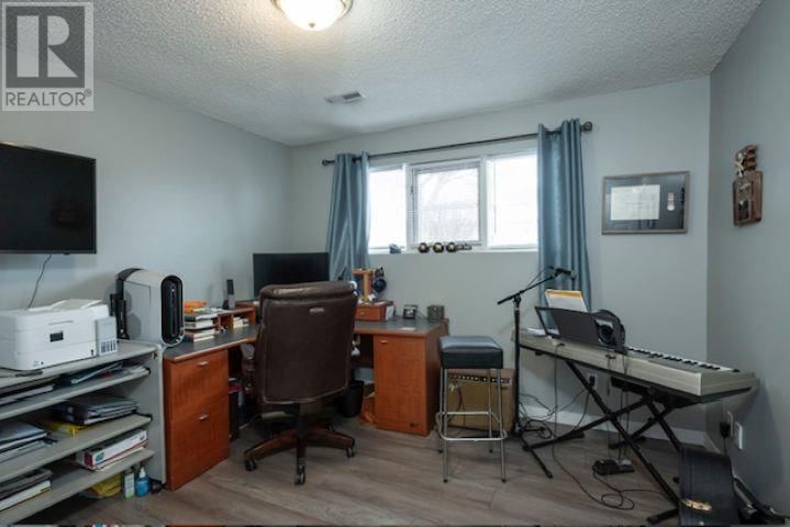 412 RAINBOW STREET Image 26