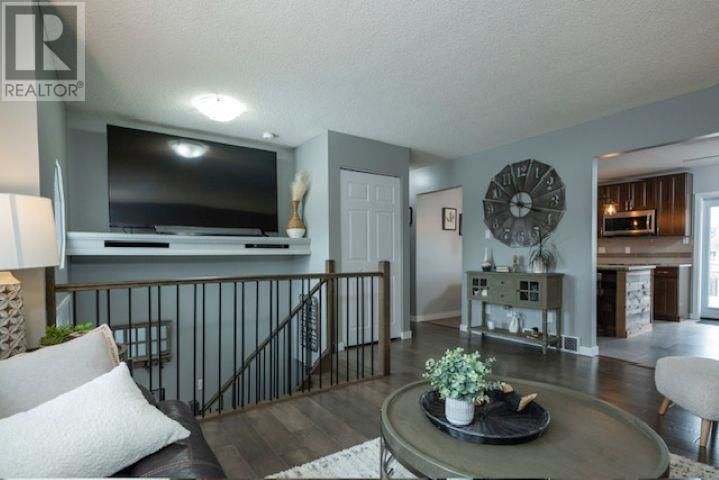 412 RAINBOW STREET Image 3