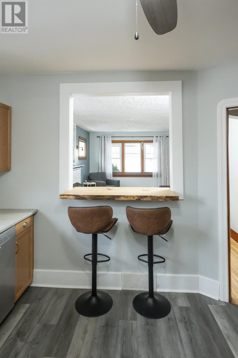 522 SYNDICATE AVE Image 10