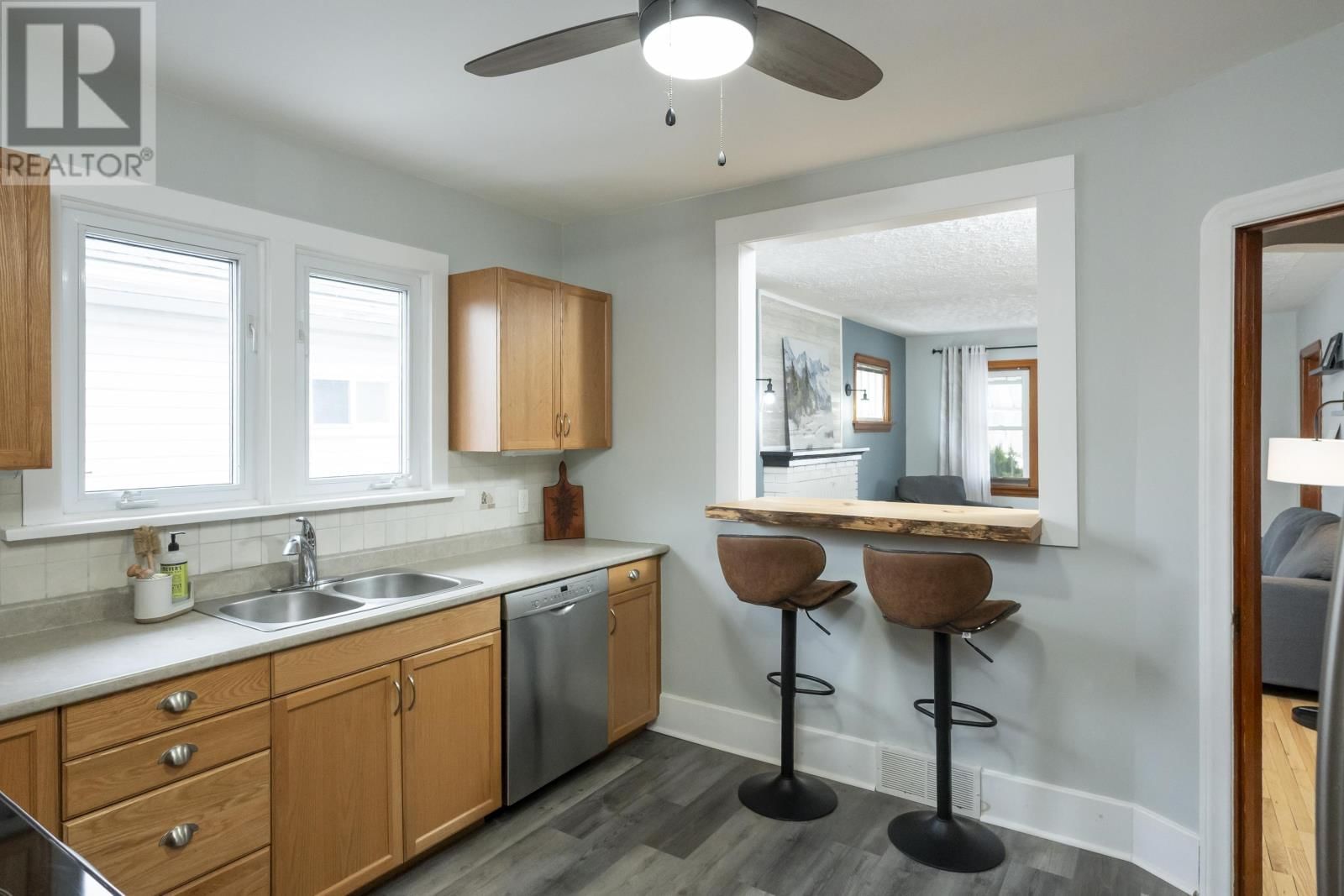 522 SYNDICATE AVE Image 13