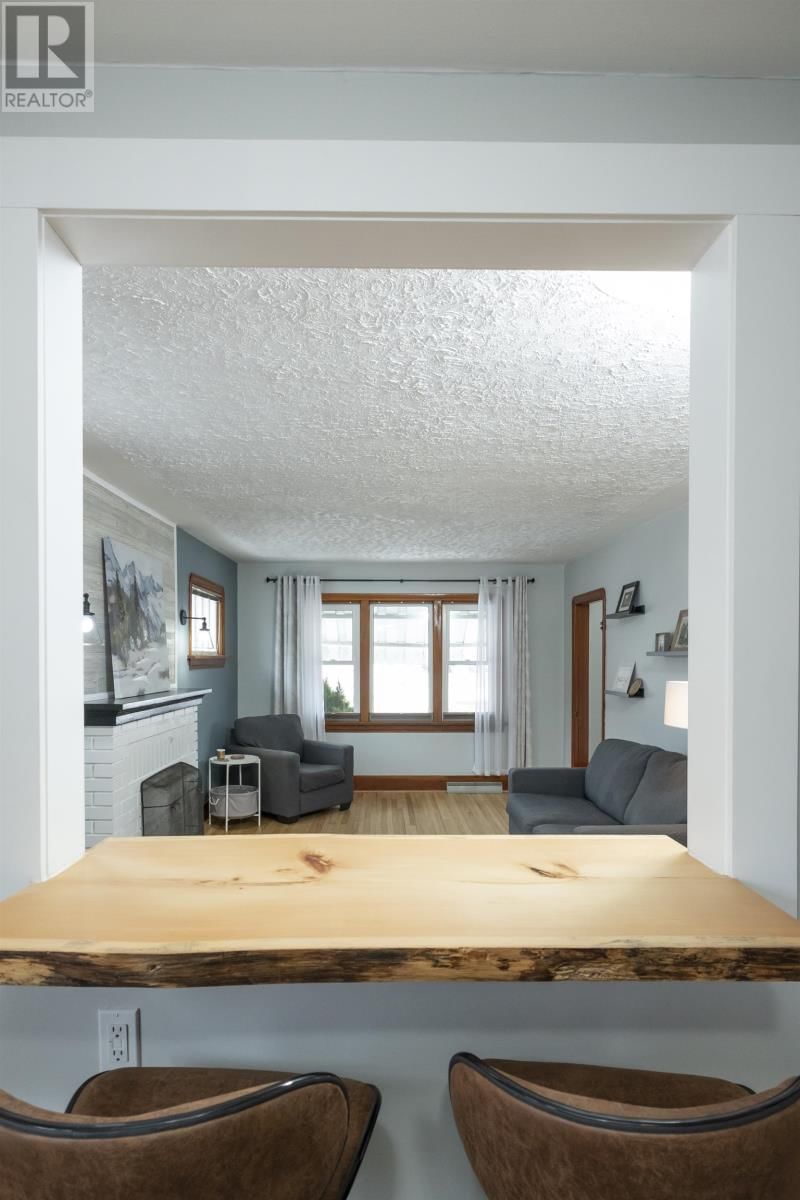 522 SYNDICATE AVE Image 14