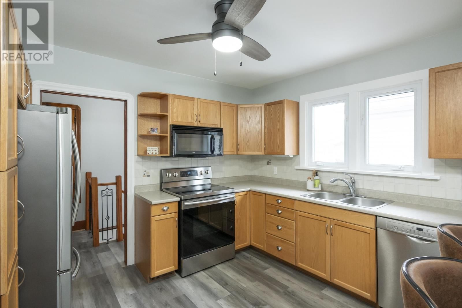 522 SYNDICATE AVE Image 16