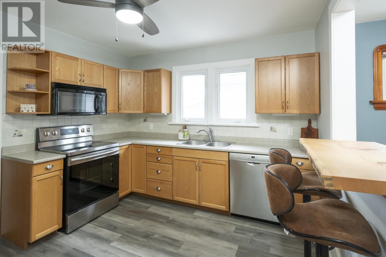 522 SYNDICATE AVE Image 17