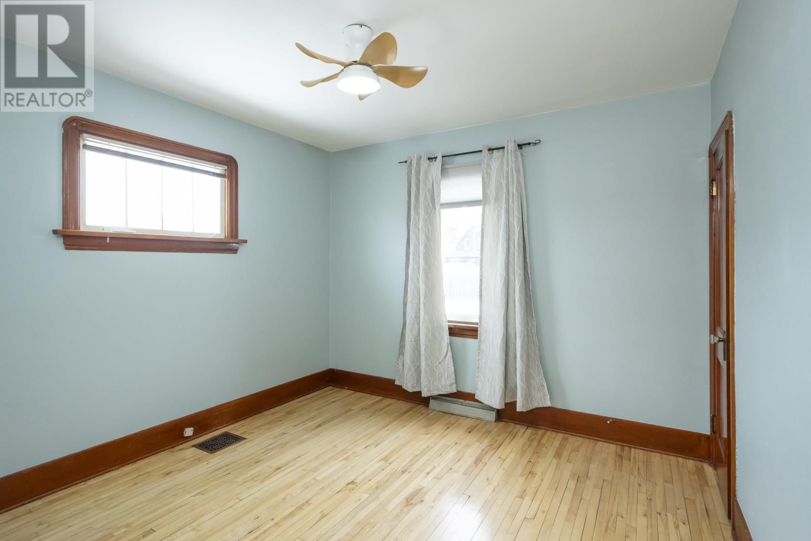 522 SYNDICATE AVE Image 21