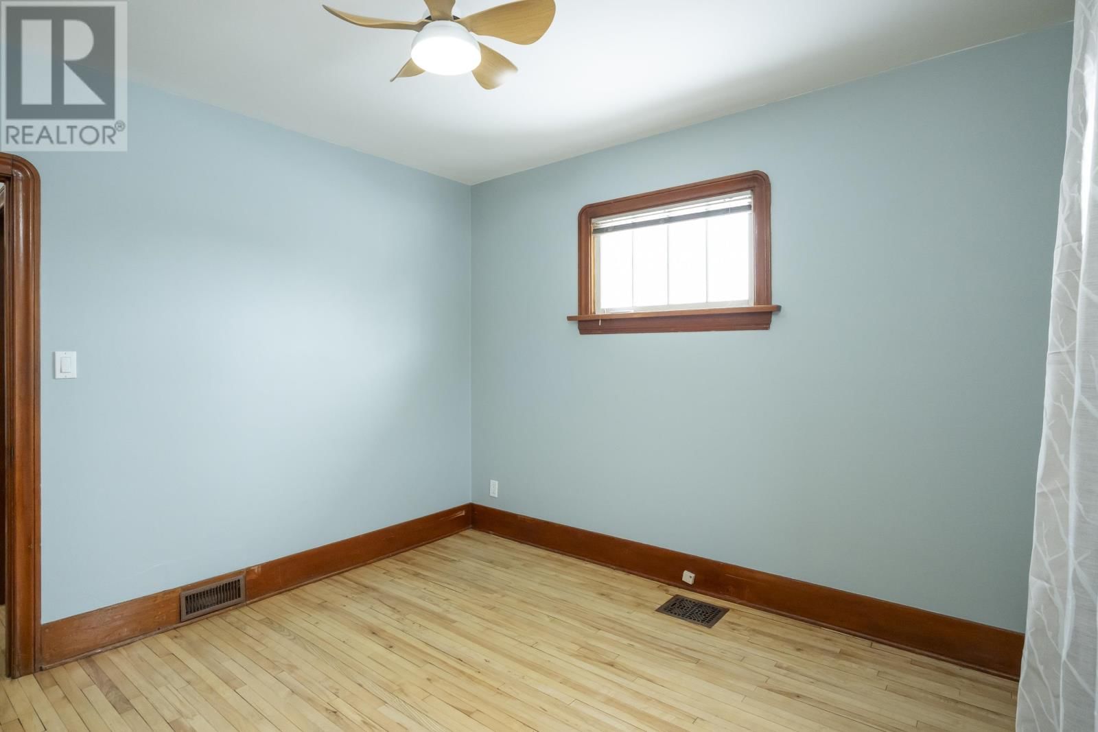 522 SYNDICATE AVE Image 22