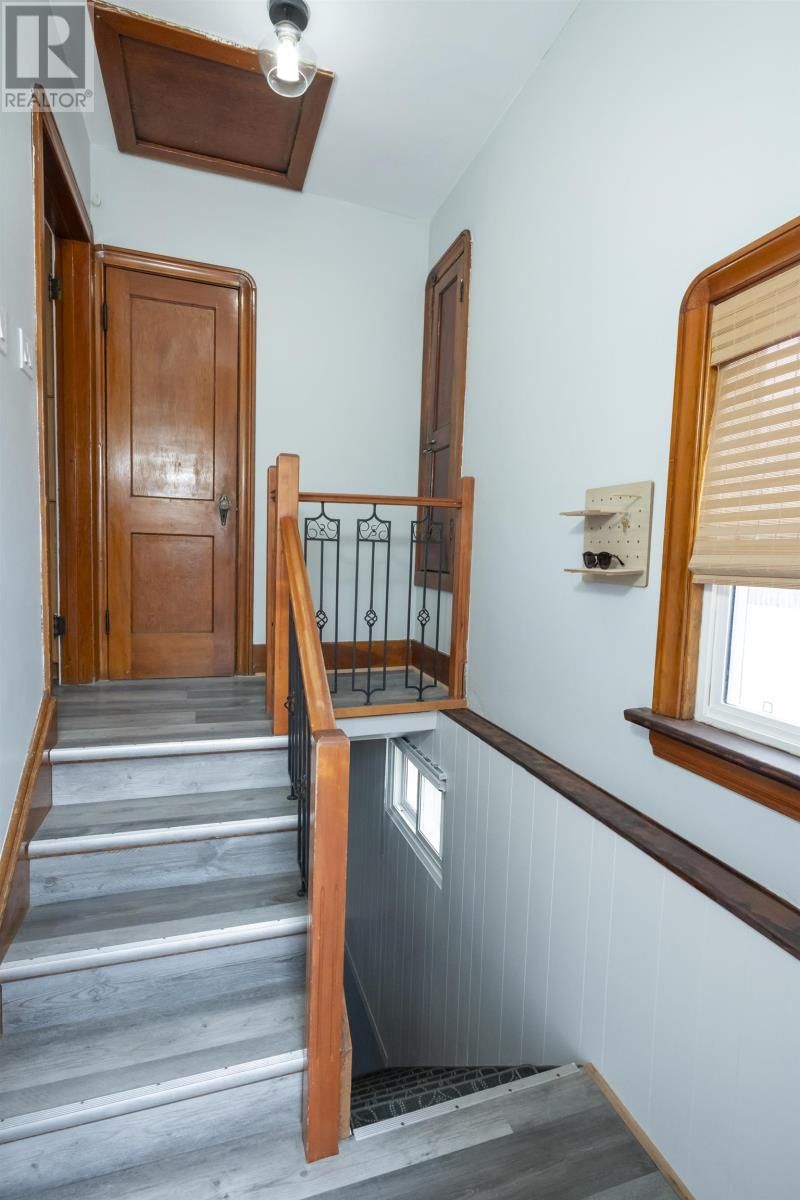 522 SYNDICATE AVE Image 31