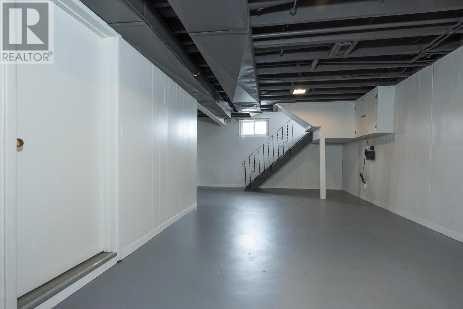 522 SYNDICATE AVE Image 33