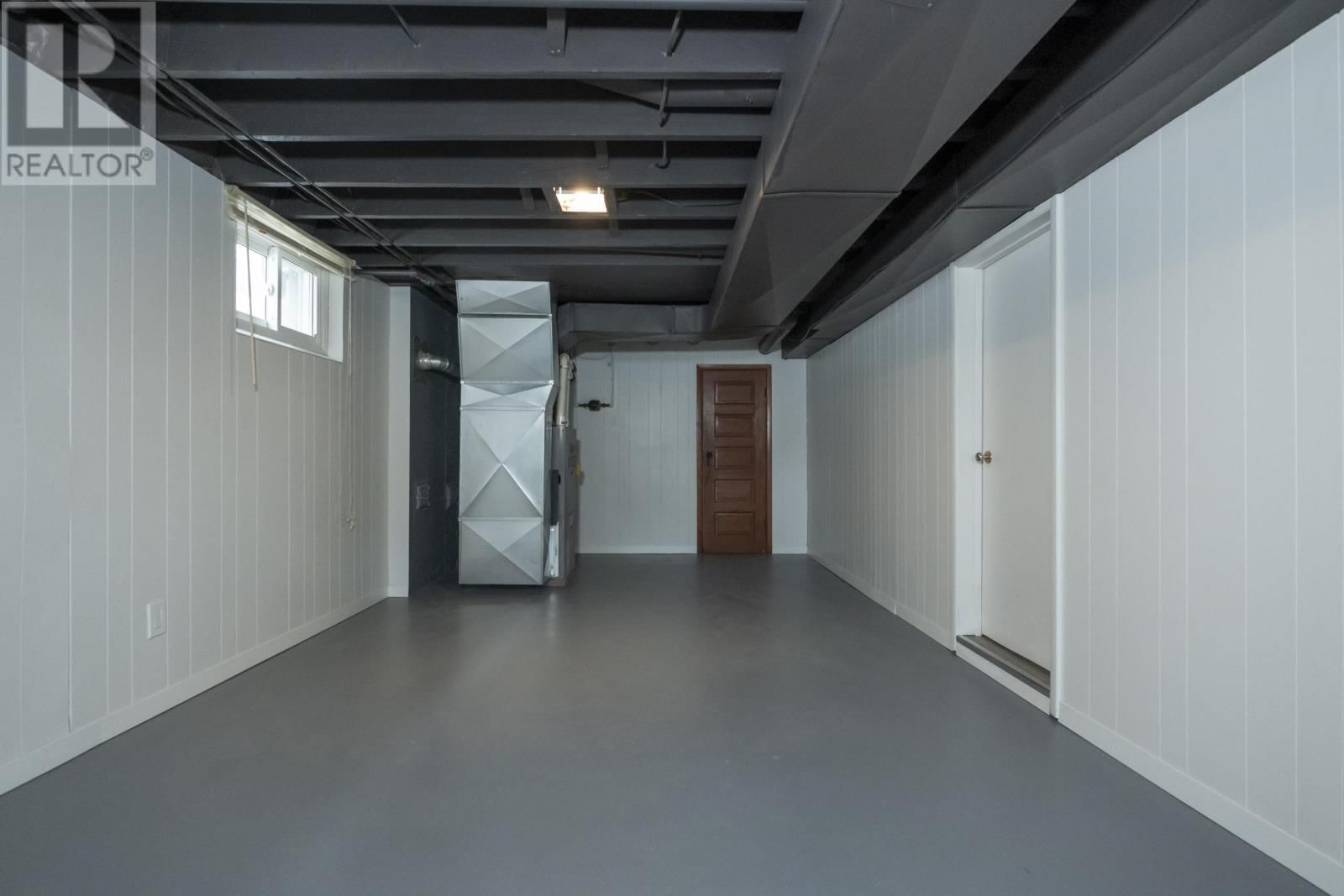 522 SYNDICATE AVE Image 35